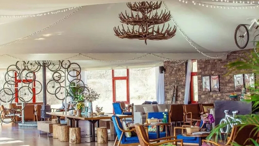 Choosing the right hotel tent material: the key to meeting the needs of different occasions