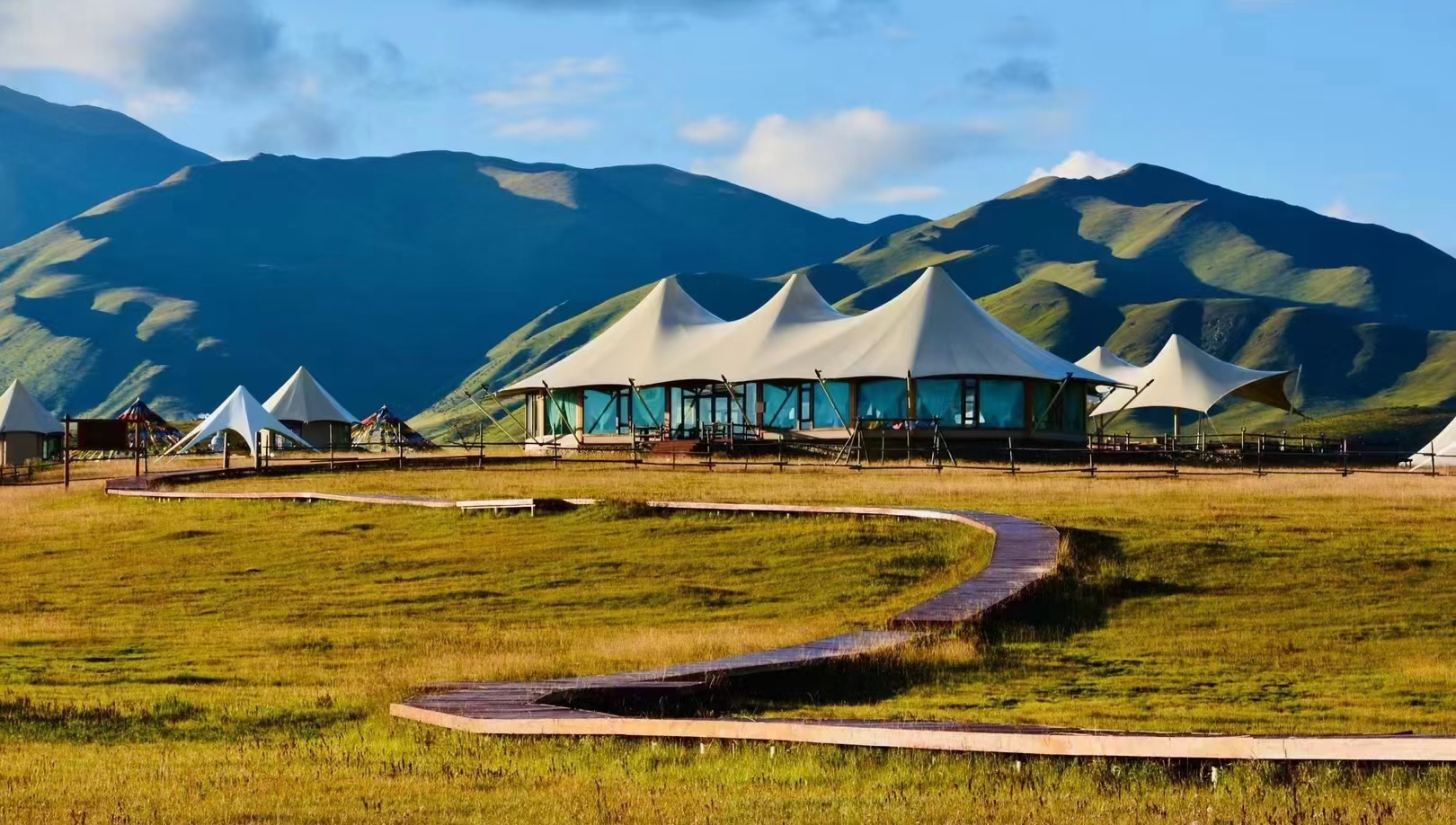 How to scientifically judge the waterproof performance of the hotel tent? The secret of waterproof material and process