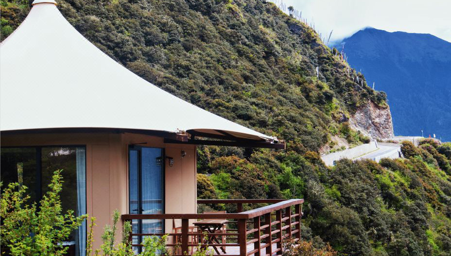 The secret behind the price of a hotel tent - Is erection and disassembly included?